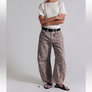 We The Free Good Luck Printed Barrel Jeans size 28